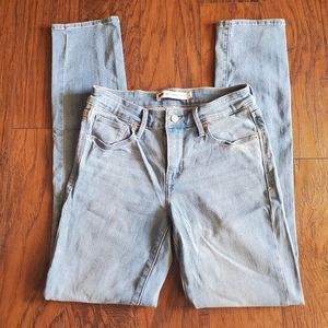 Light Wash Levi Mid Rise Skinny Womens Jeans